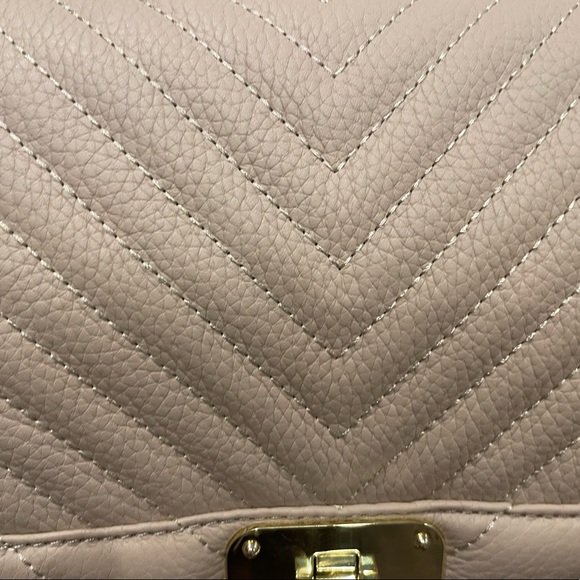 NEW. Karl Lagerfield Nude shoulder bag with gold chain strap. - Picture 3 of 6